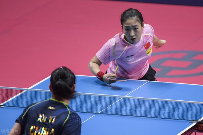 右两侧边锋 右两侧边锋