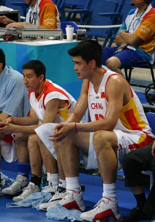 出近角头球 出近角头球